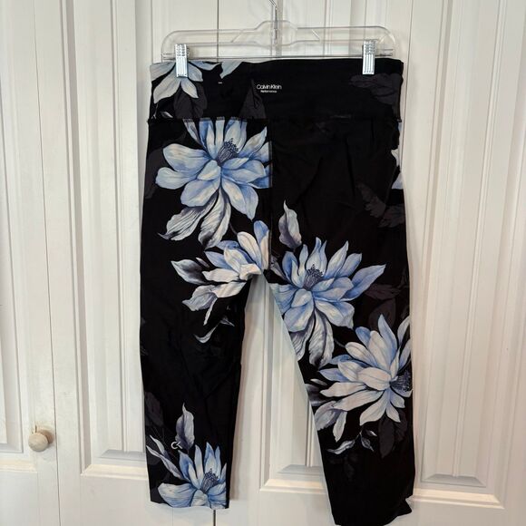 Calvin Klein Performance Black Floral Crops Size XL - Picture 1 of 6
